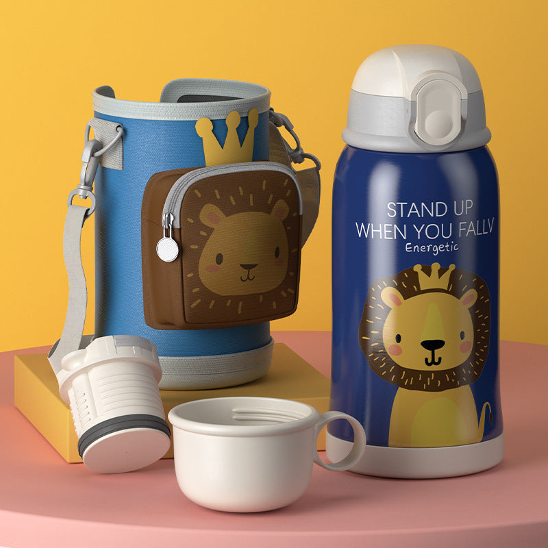 Baby water cup goes out to carry water cup