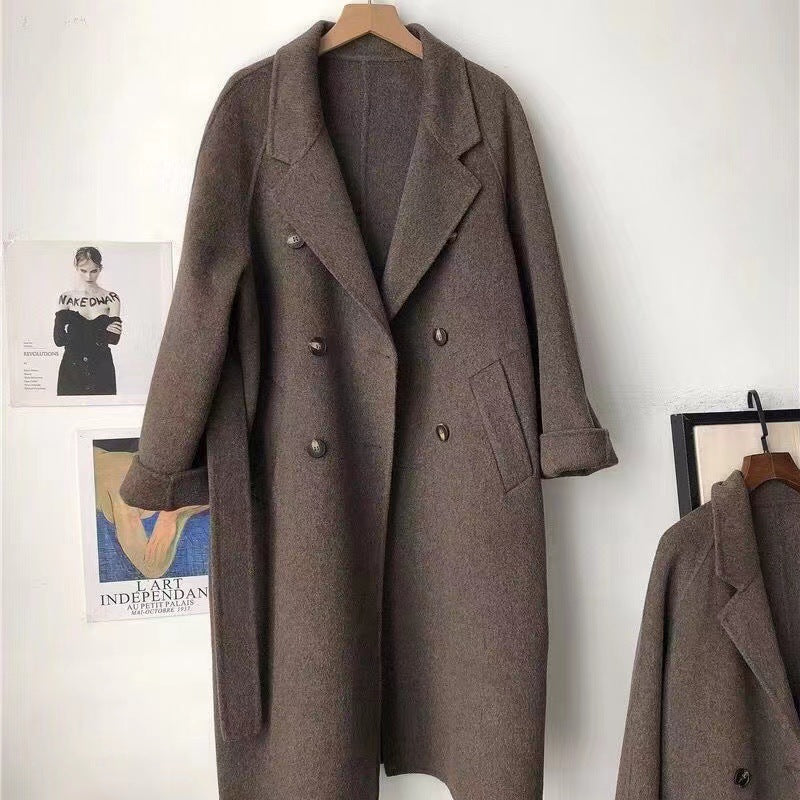 A loose and thick woolen coat for a short person