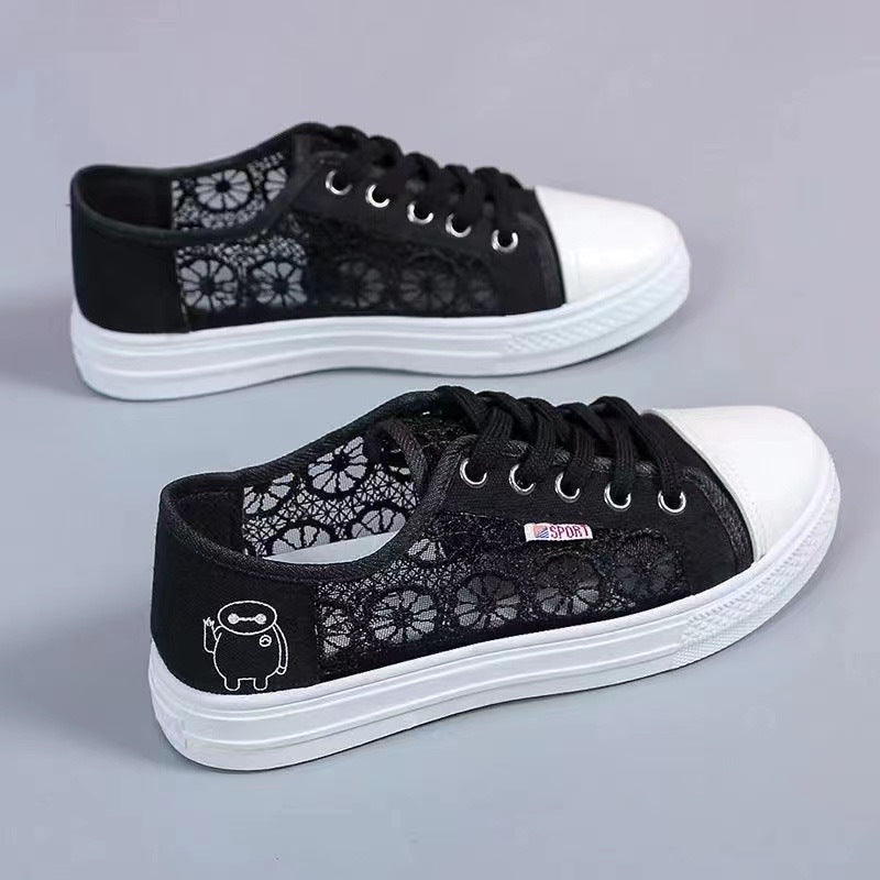 Women in flat lace canvas shoes
