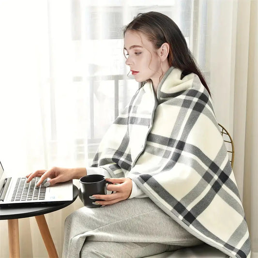 A buttoned shawl blanket for lunch break
