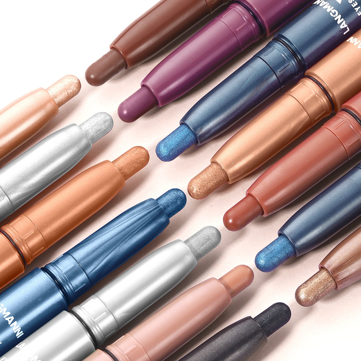 Blending eyeshadow brush