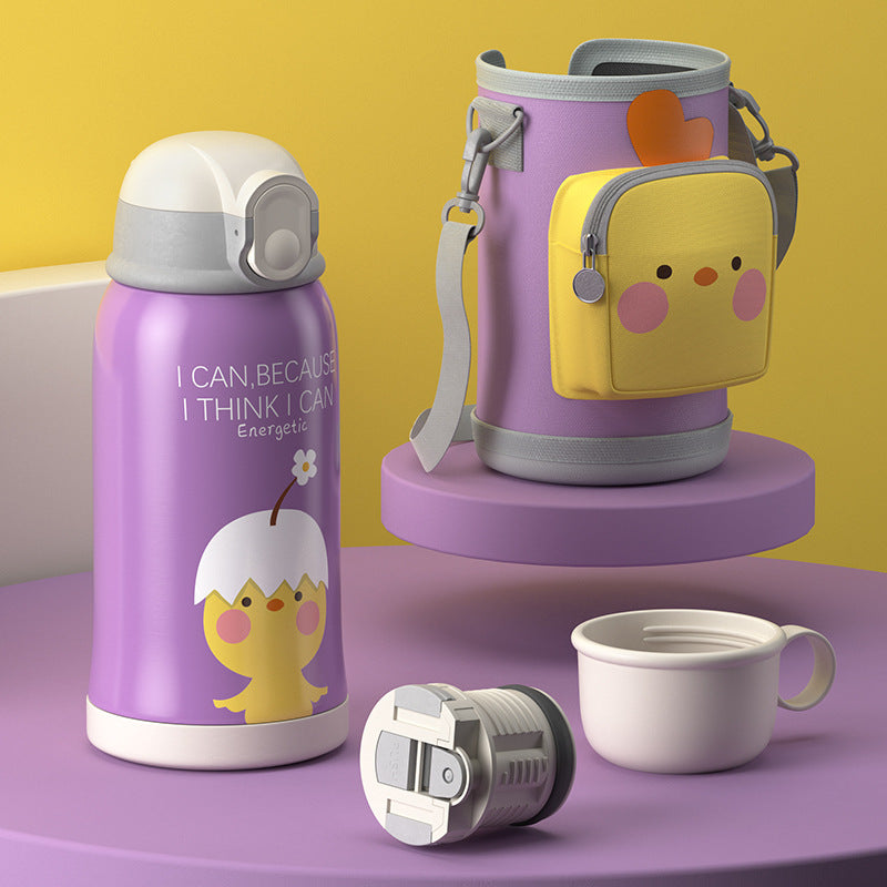 Baby water cup goes out to carry water cup