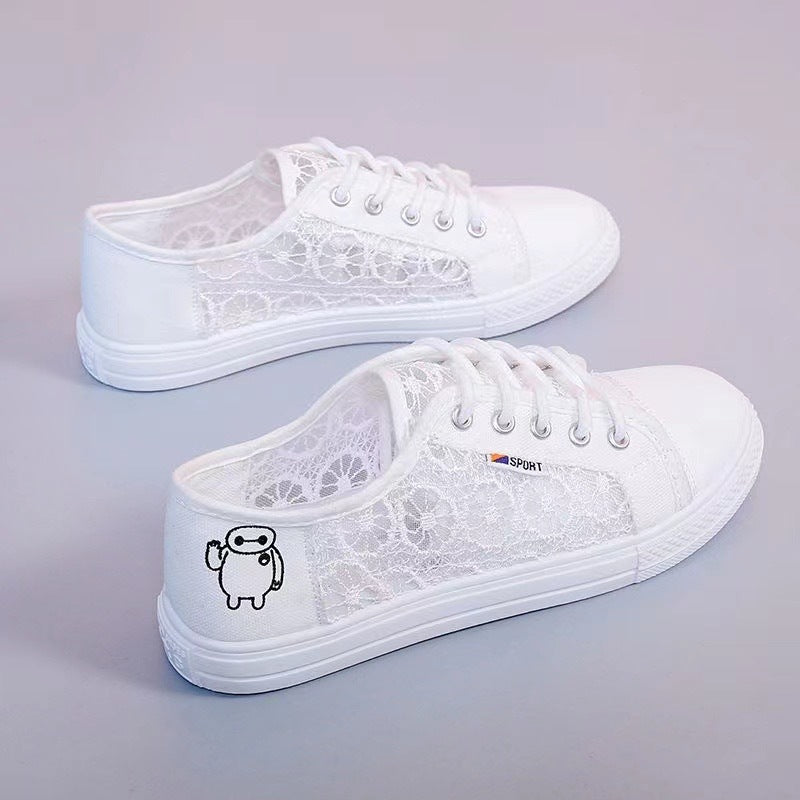 Women in flat lace canvas shoes