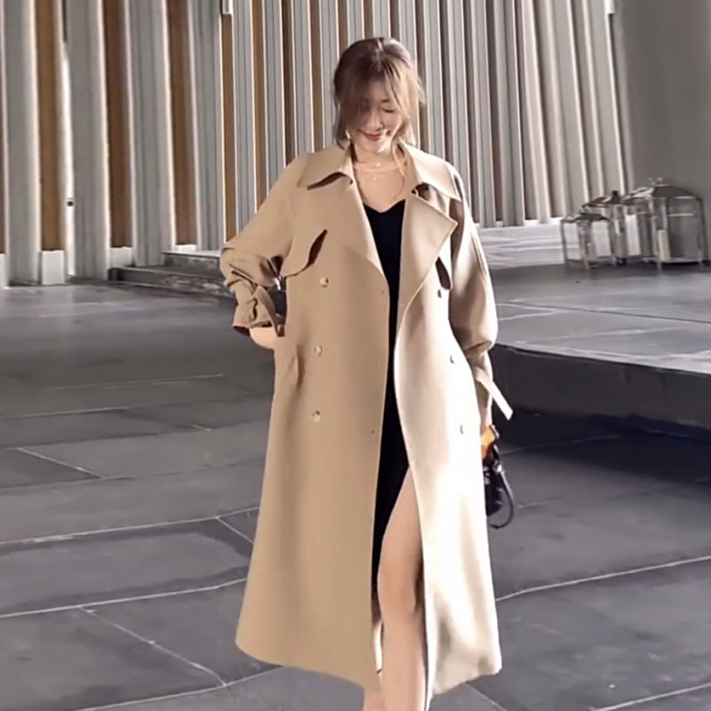 The British overcame the khaki trench coat girl