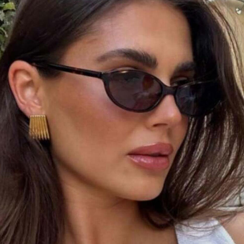Retro Oval Frame UV400 Sunglasses for Women
